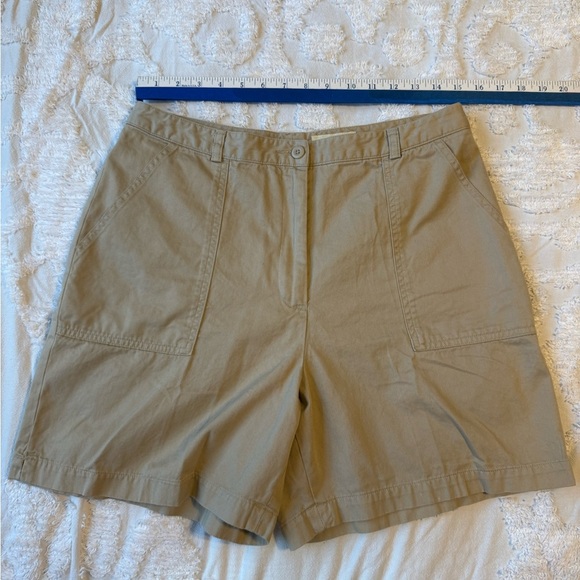 Eddie Bauer Tan Women's Shorts size 12 with pockets A18 - Picture 1 of 8